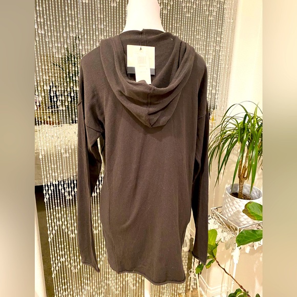 CALVIN KLEIN V-NECK BLOUSE W/HOOD NWT - Picture 2 of 7